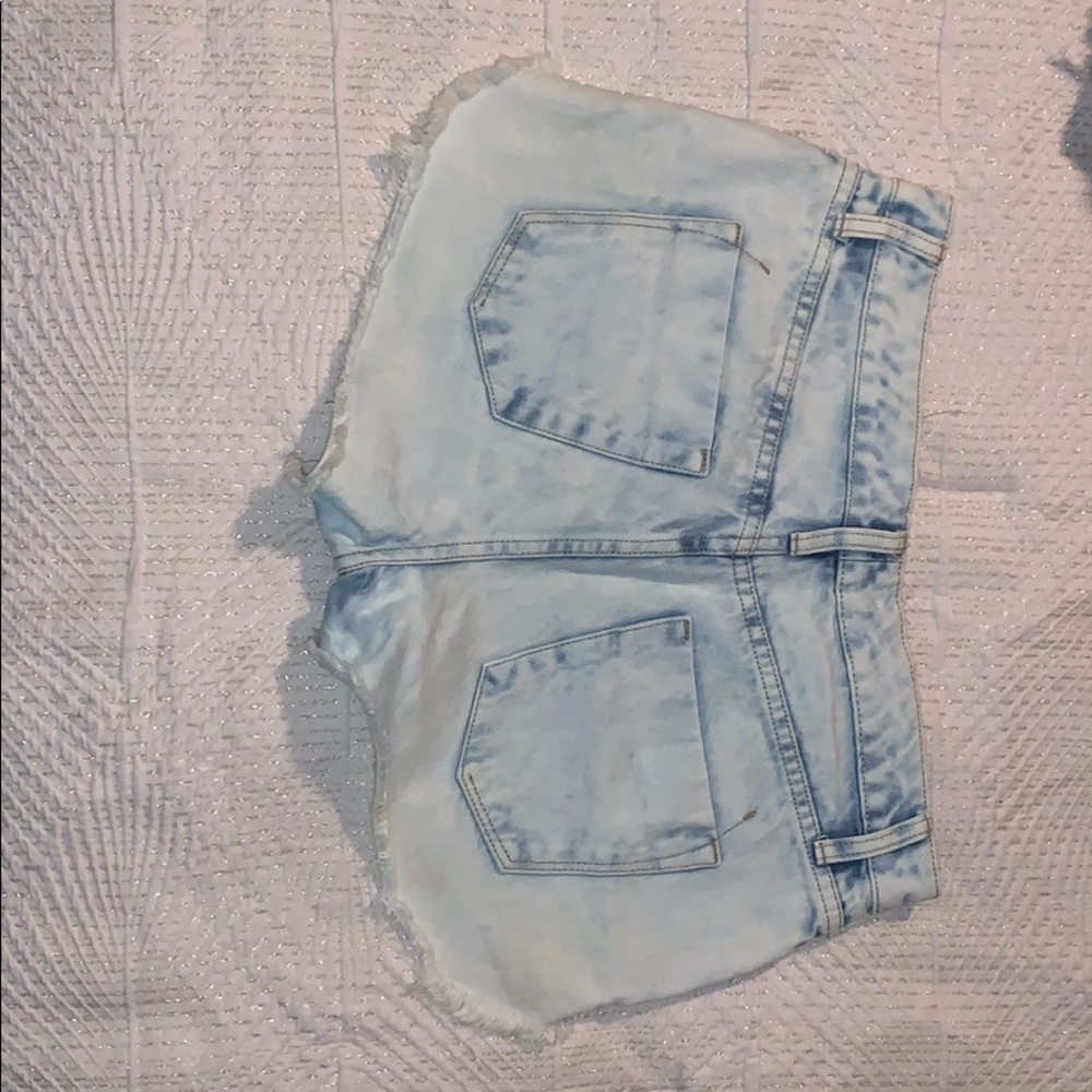 Shorts - Picture 2 of 4